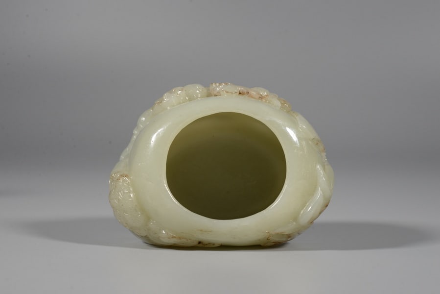 White jade figurine - 10