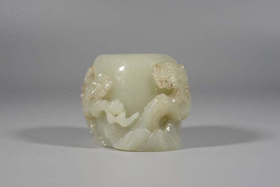 White jade figurine - 9