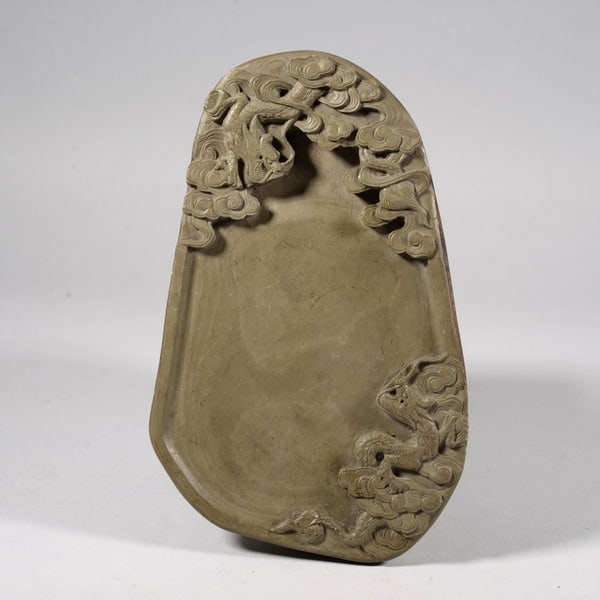 Green stone dragon-pattern inkstone: Name Green stone dragon-pattern inkstone Dimensions 24.5CM Condition Additional photographs and condition reports are available upon request as a courtesy to our clients. Any condition report