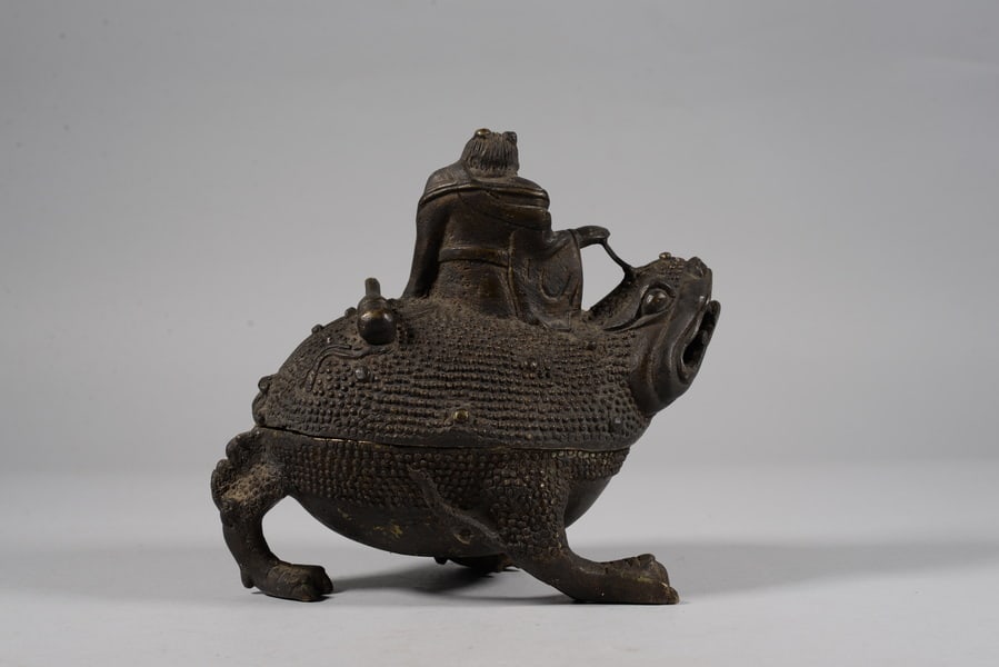 Figurine in bronze form - 4