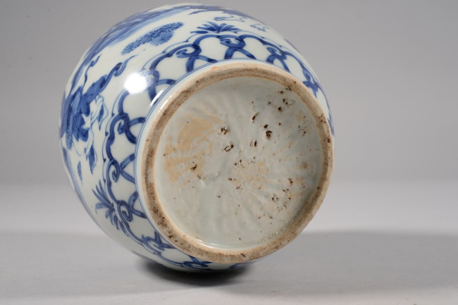 Blue and white figure-patterned jar - 5