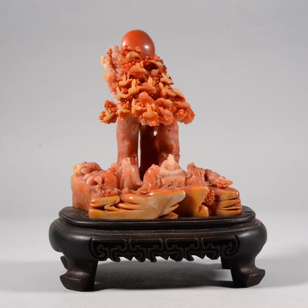 Shoushan stone figure ornaments: Name Shoushan stone figure ornaments Dimensions 15CM Condition Additional photographs and condition reports are available upon request as a courtesy to our clients. Any condition rep