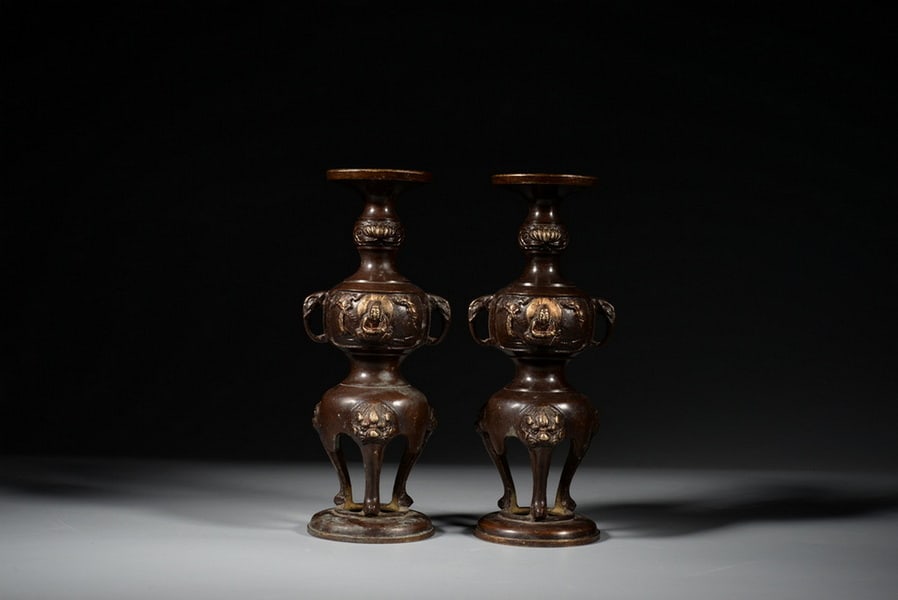 A pair of copper-gilded wax moth tables - 5