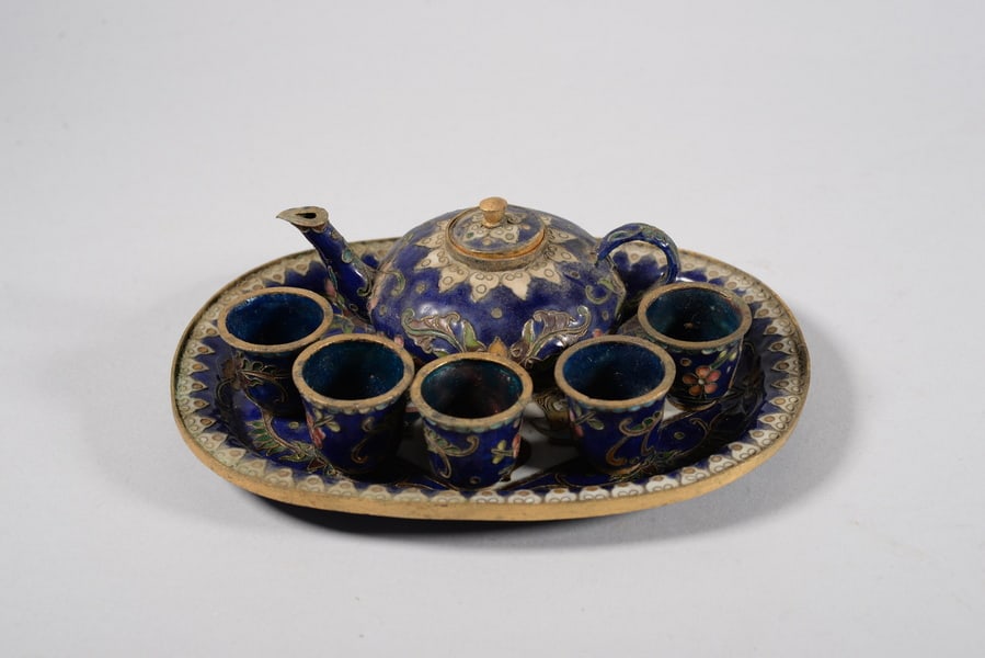 A set of enamel tea sets - 6