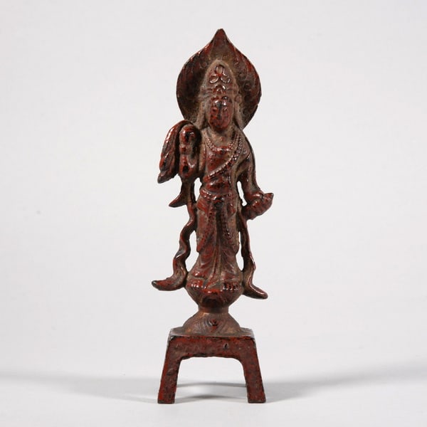 Iron-shaped Guanyin figurine: Name Iron-shaped Guanyin figurine Dimensions 17.5CM Condition Additional photographs and condition reports are available upon request as a courtesy to our clients. Any condition report represents an