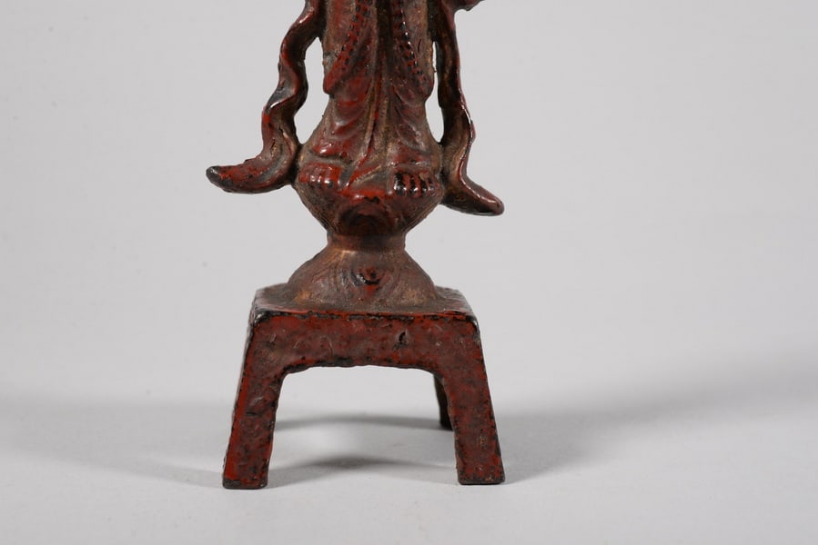 Iron-shaped Guanyin figurine - 3