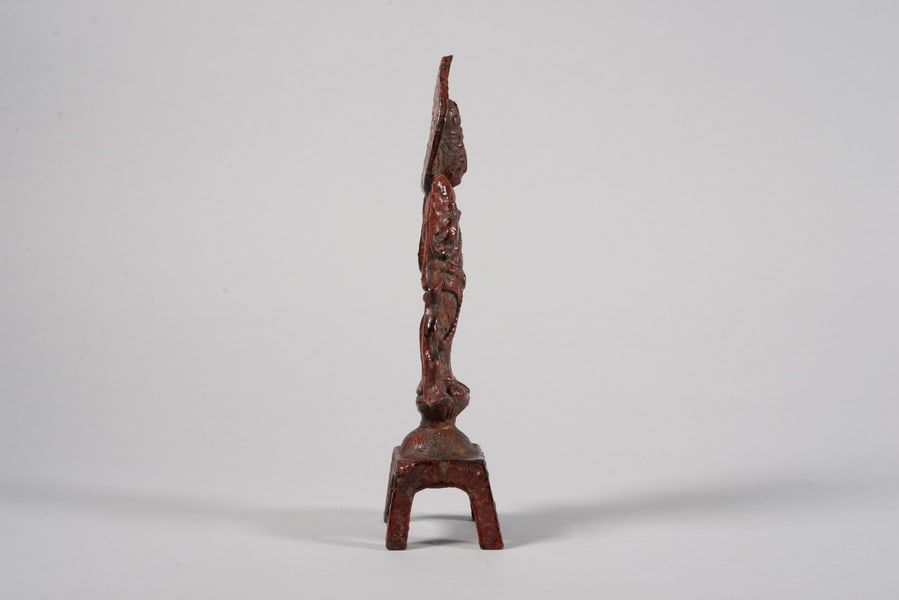 Iron-shaped Guanyin figurine - 4