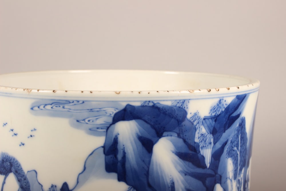 Blue and White Landscape and Figure Vase - 7
