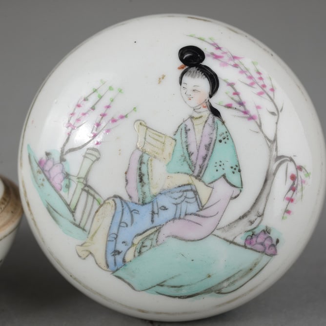Pastel figure storage box - 2