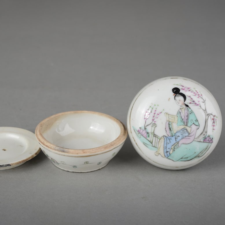 Pastel figure storage box - 3