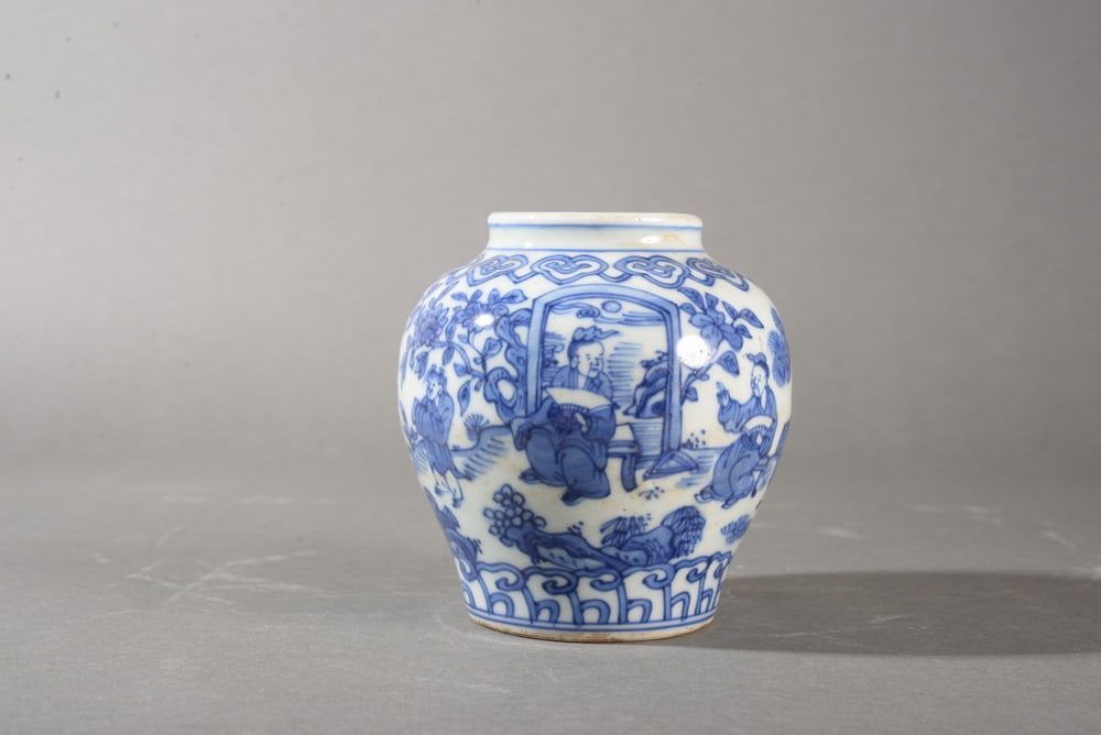 Blue-and-white figure jar - 2