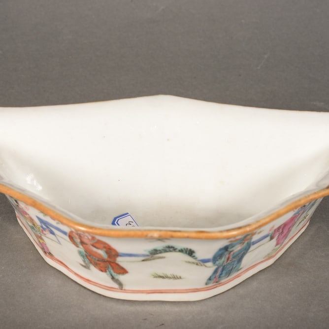 Pastel-colored Flower Goddess Bat-shaped Bowl - 2