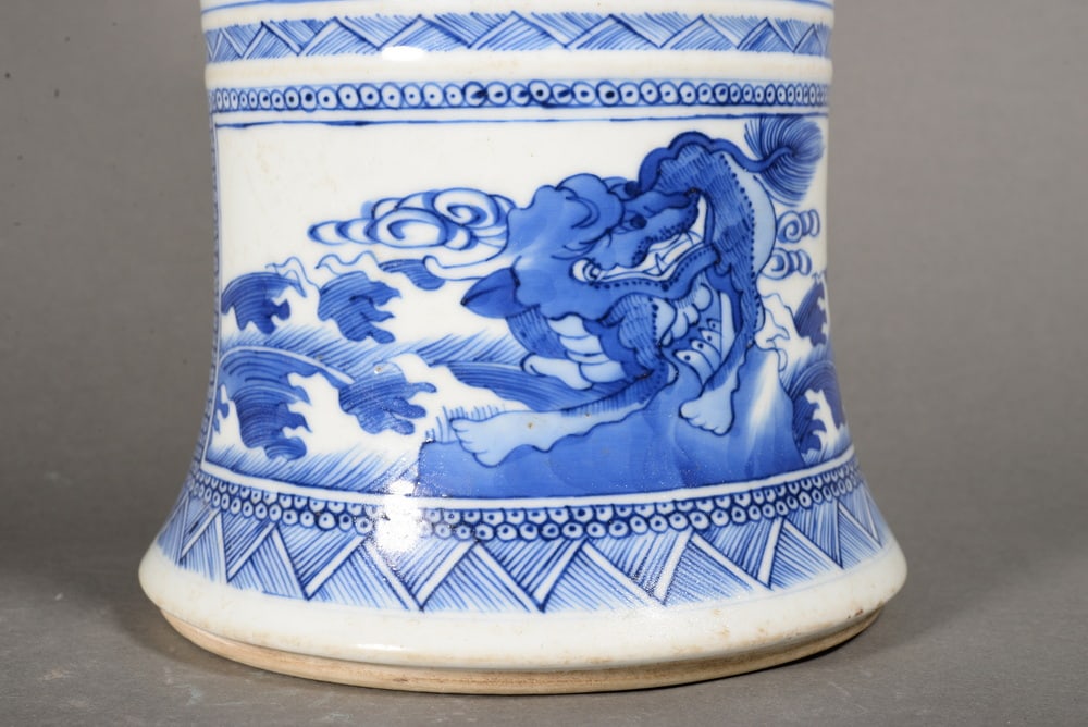 Blue and white glazed flower-shaped cup with sea waves and auspicious beasts pattern - 5