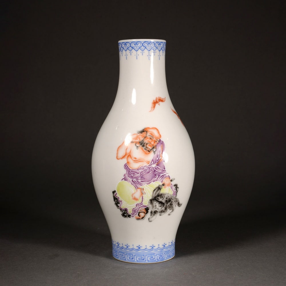 Enamel-colored Buddha figurine bottle: Name Enamel-colored Buddha figurine bottle Dimensions 17CM*8CM Condition Additional photographs and condition reports are available upon request as a courtesy to our clients. Any condition report