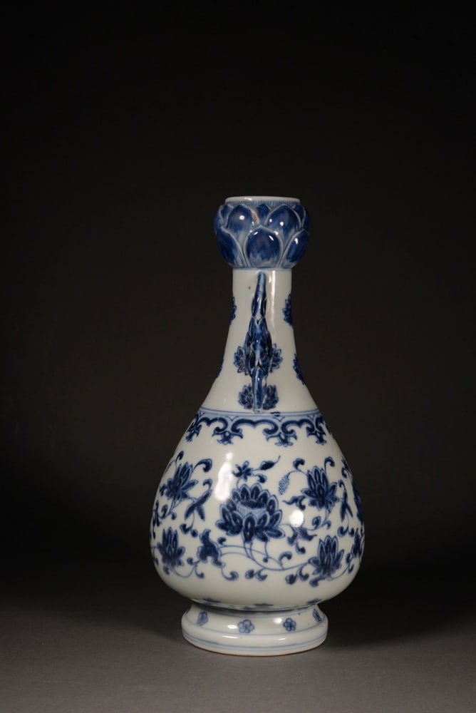 Blue and white scroll-leaf lotus vase - 3