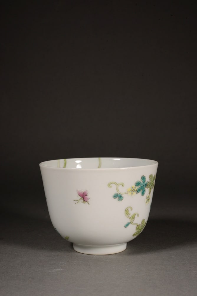 Pastel-colored patterned cup with melon design - 3