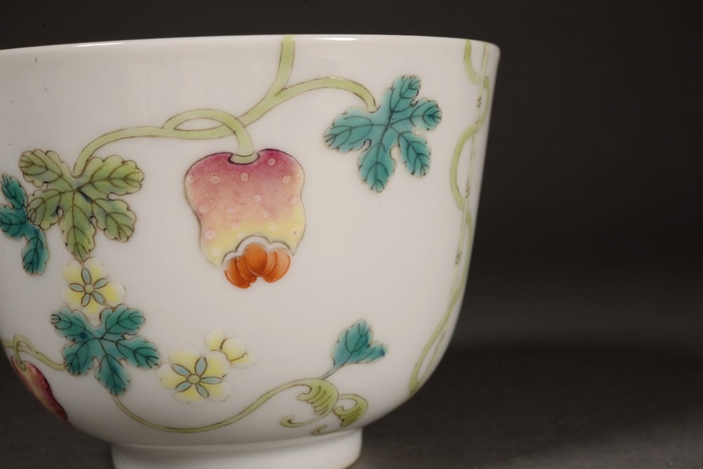 Pastel-colored patterned cup with melon design - 7
