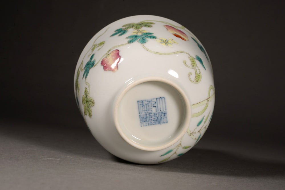 Pastel-colored patterned cup with melon design - 8