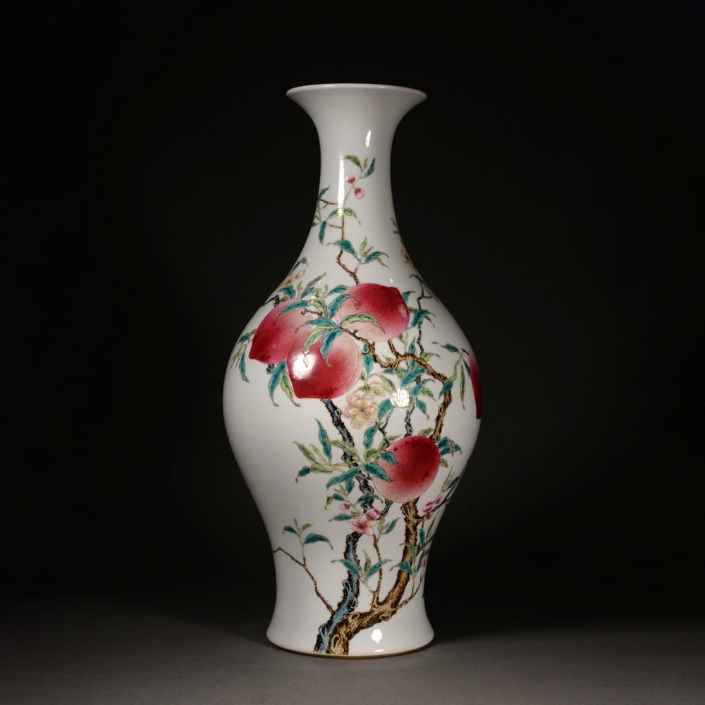 Pastel-colored peach and olive-shaped wine vessel: Name Pastel-colored peach and olive-shaped wine vessel Dimensions 38.8CM*18CM Condition Additional photographs and condition reports are available upon request as a courtesy to our clients. Any