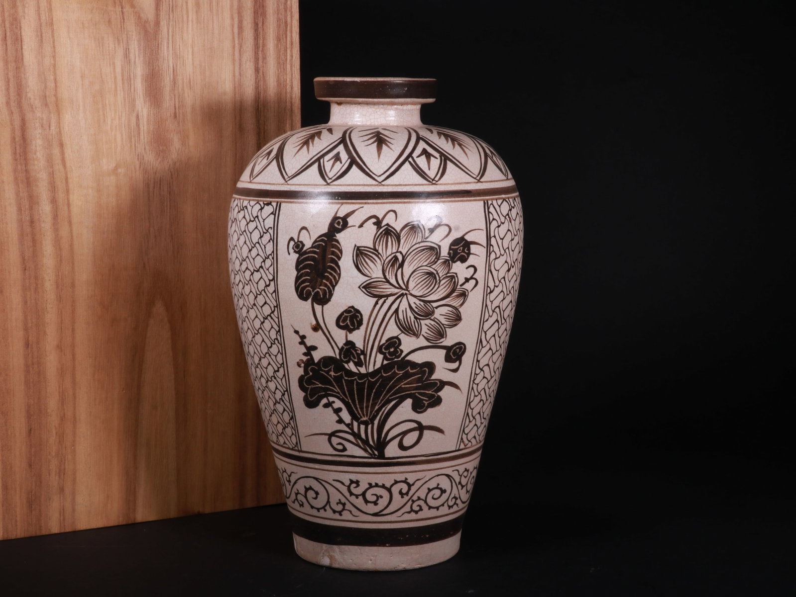 Jizhou Kiln Flower Pattern Vase - 2