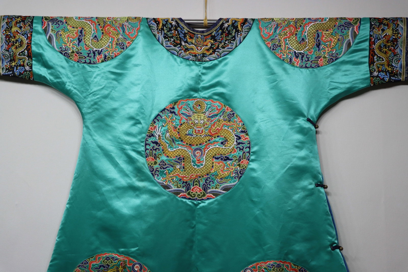 Dragon-pattern embroidery - 10