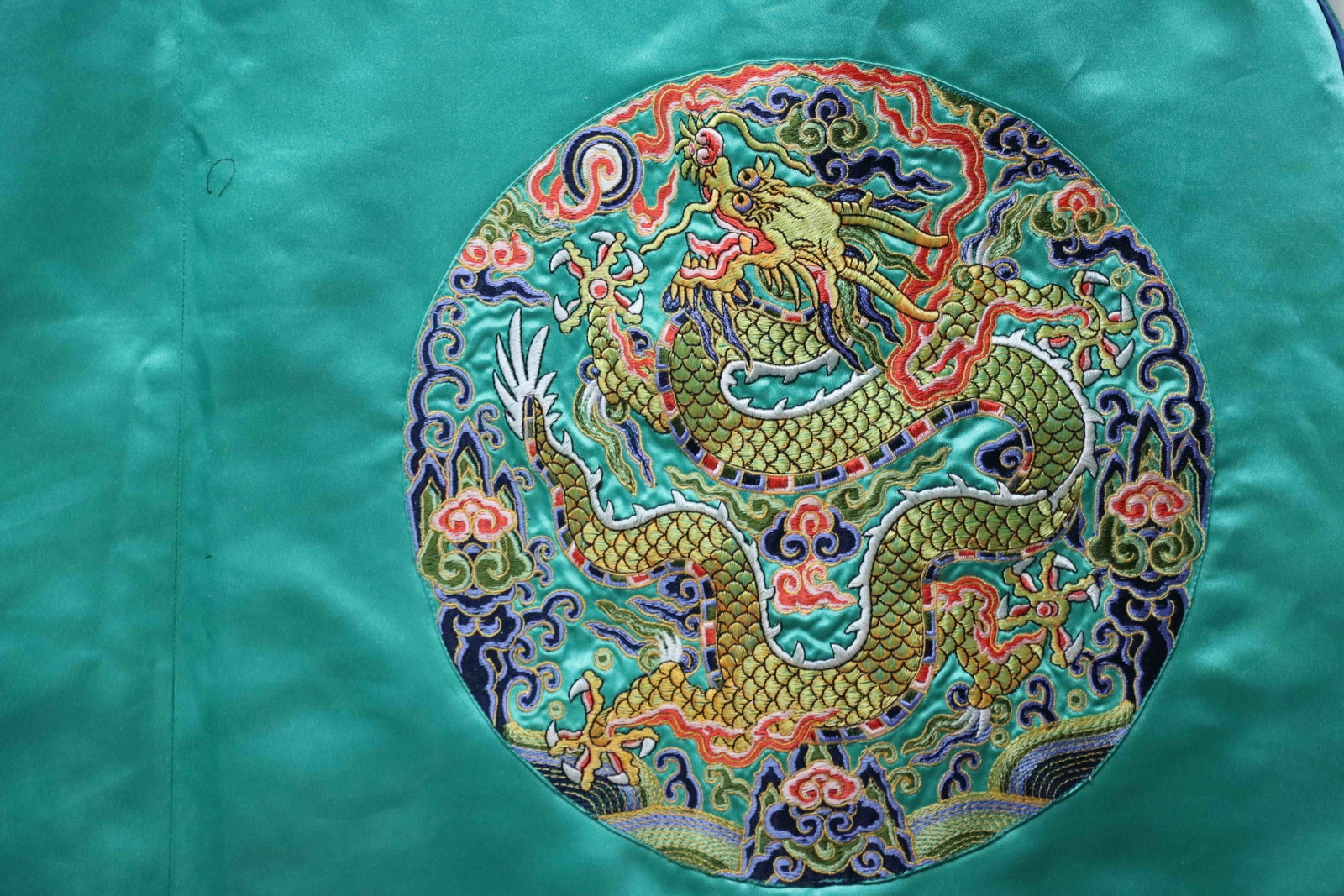 Dragon-pattern embroidery - 11