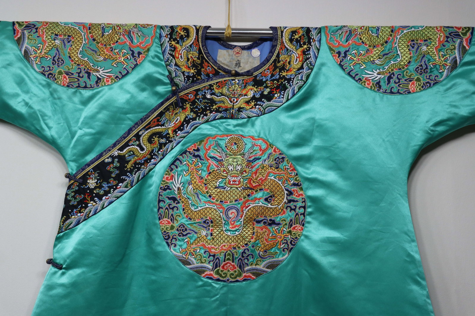 Dragon-pattern embroidery - 4