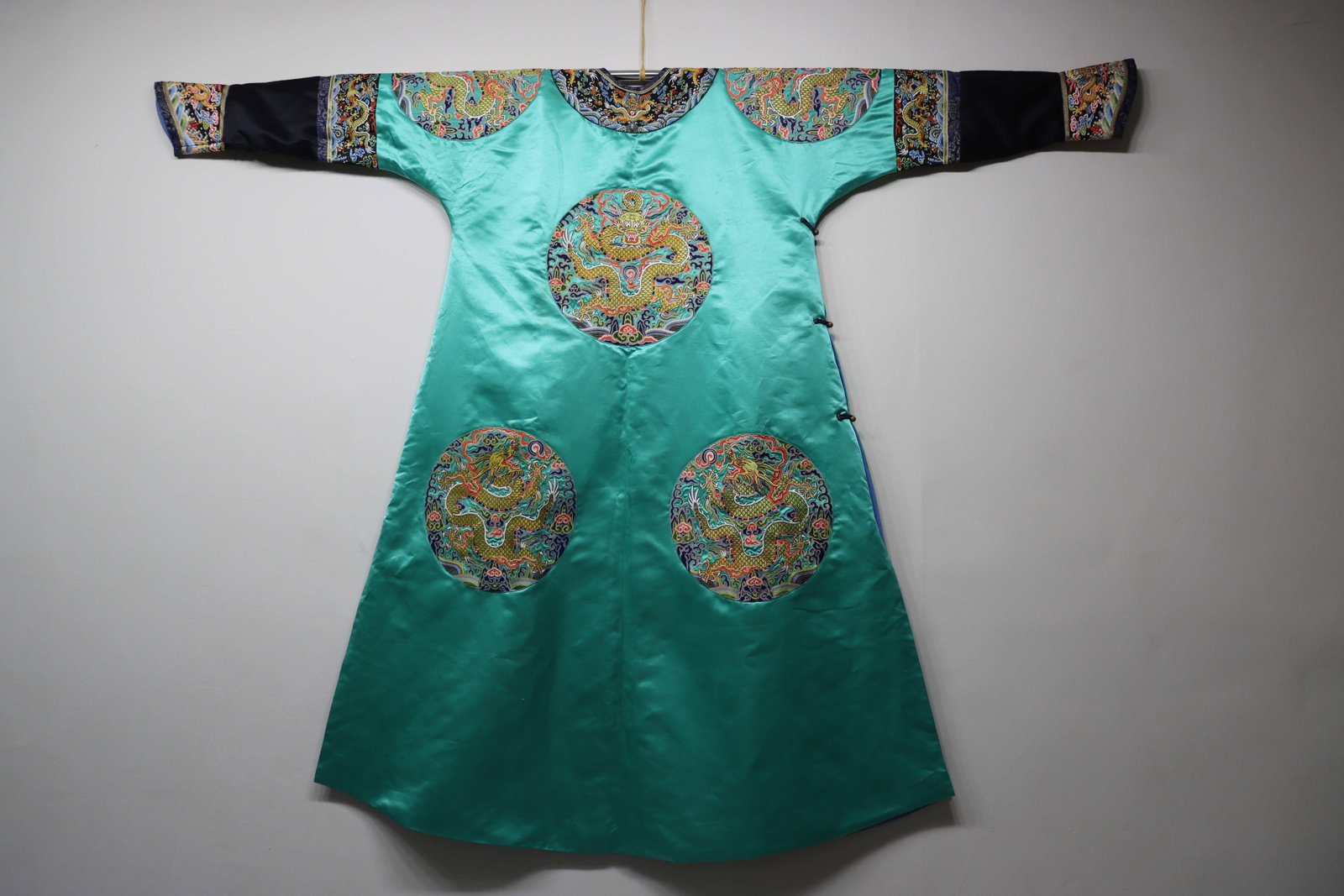 Dragon-pattern embroidery - 7