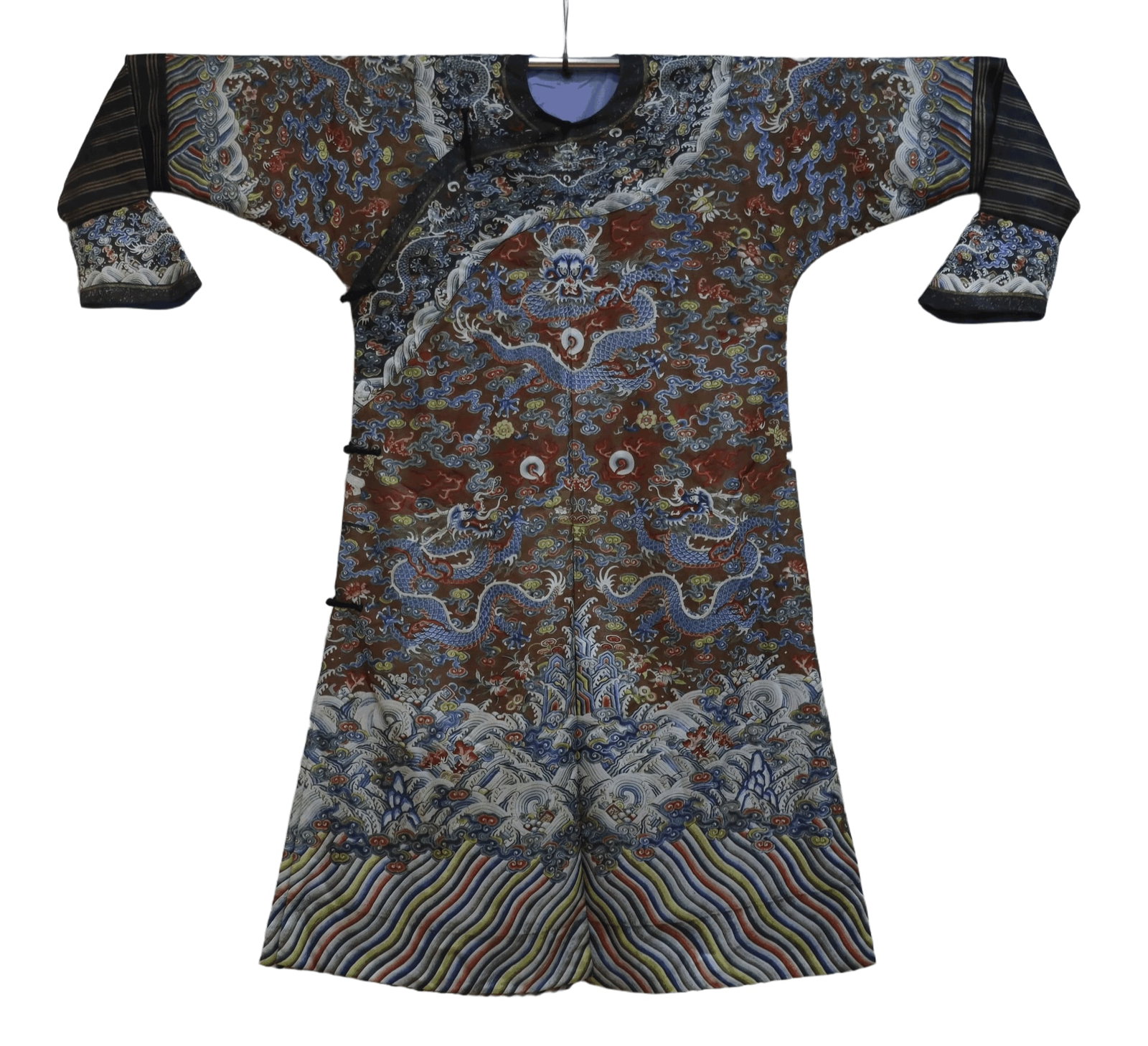 Dragon robe: Name Dragon robe Dimensions 135CM*204CM Condition Additional photographs and condition reports are available upon request as a courtesy to our clients. Any condition report represents an opinion only