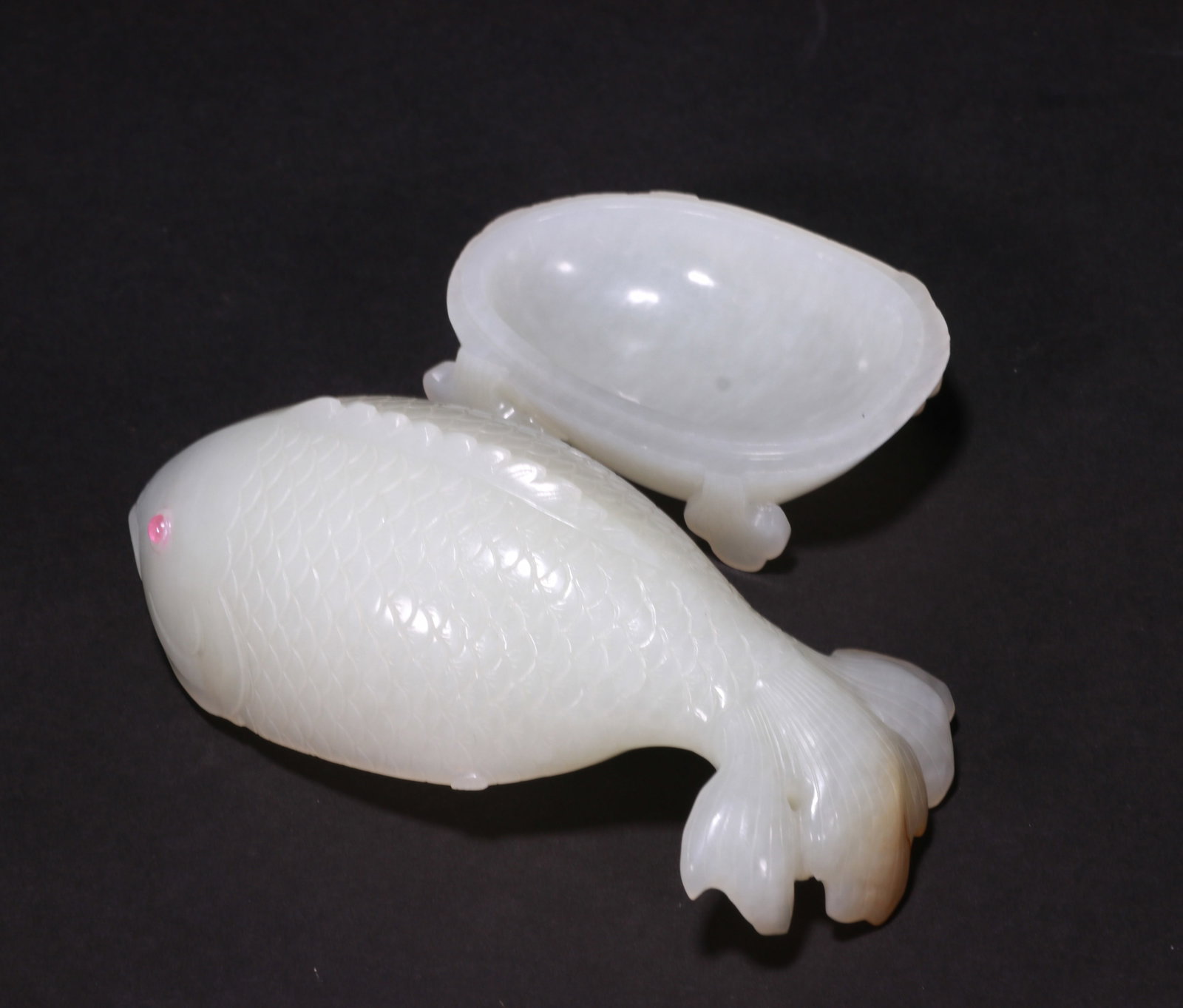 White jade fish-shaped cover box - 7