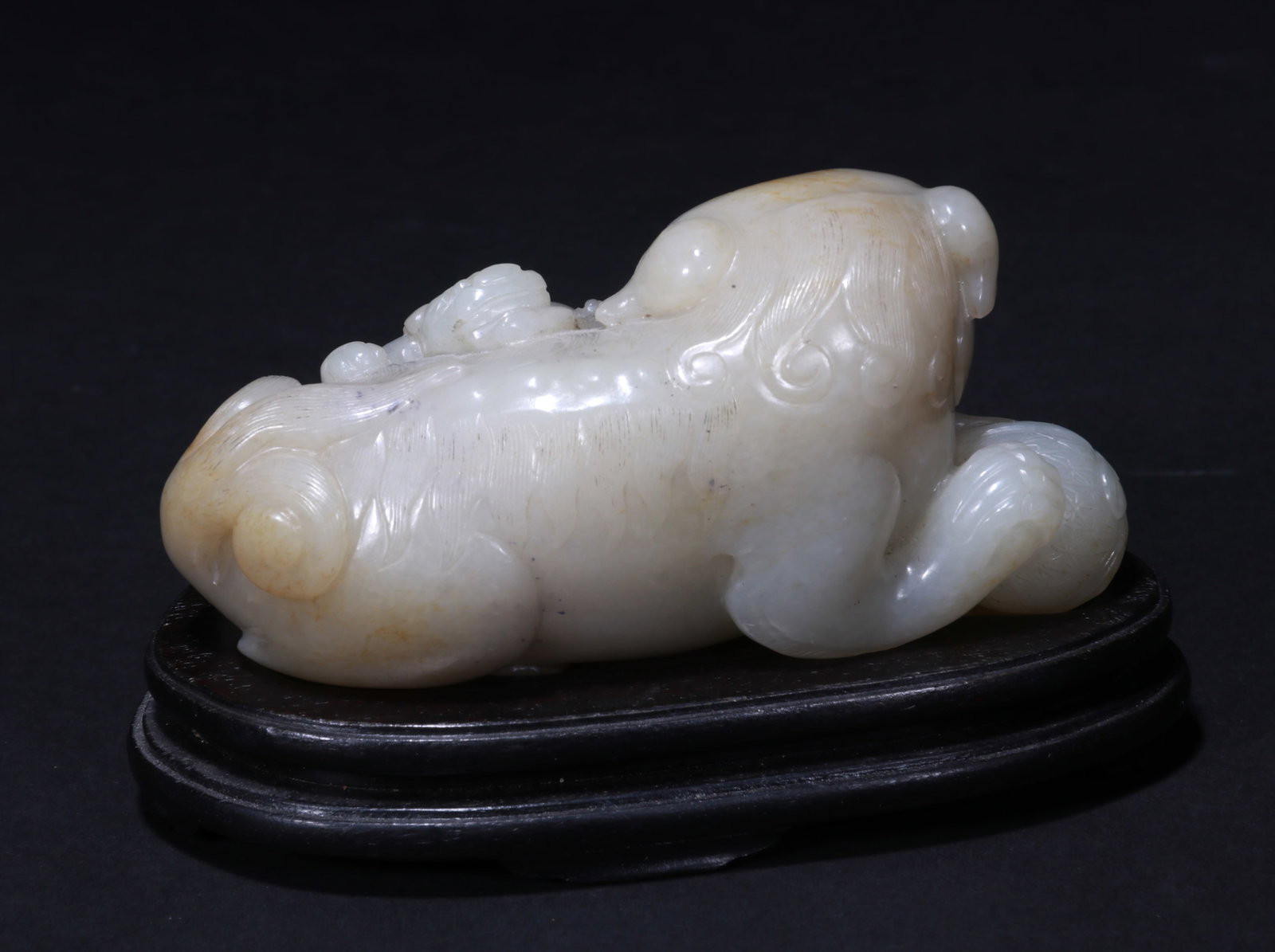 White jade lion figurine - 4