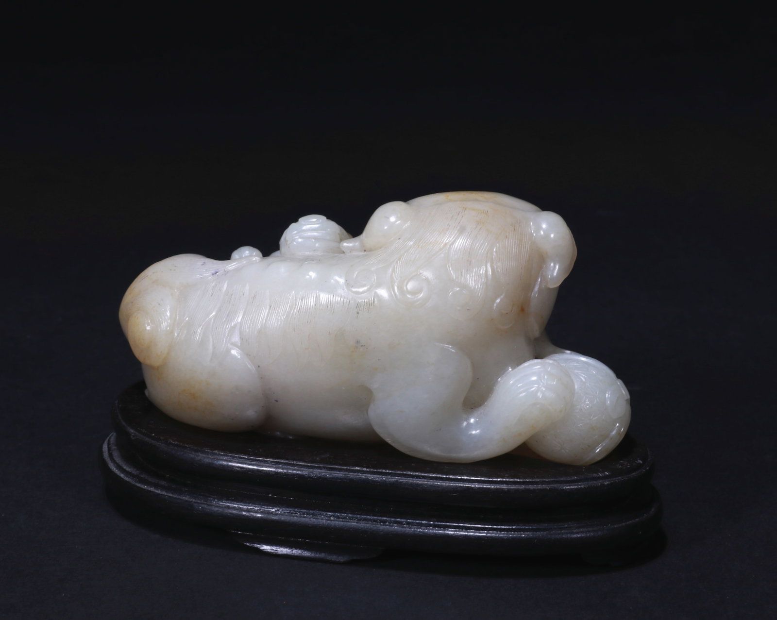 White jade lion figurine - 5