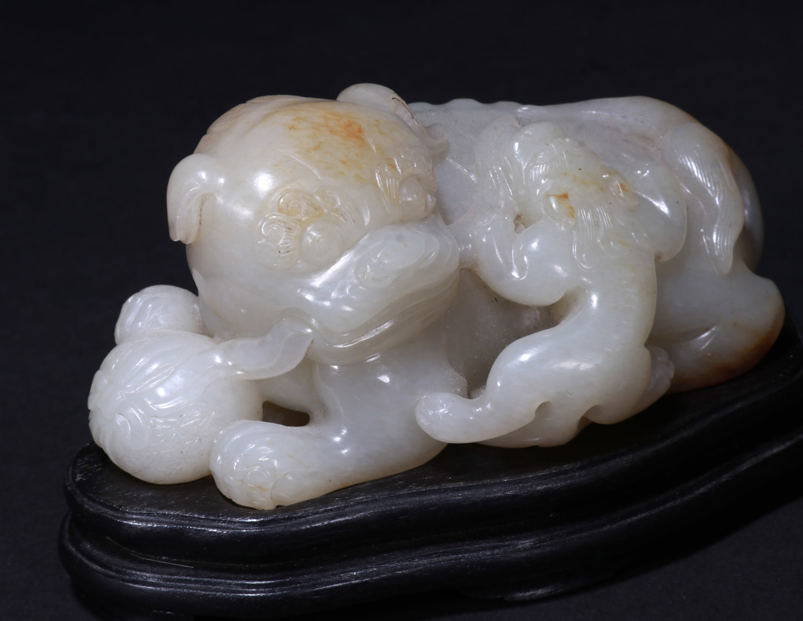 White jade lion figurine - 7