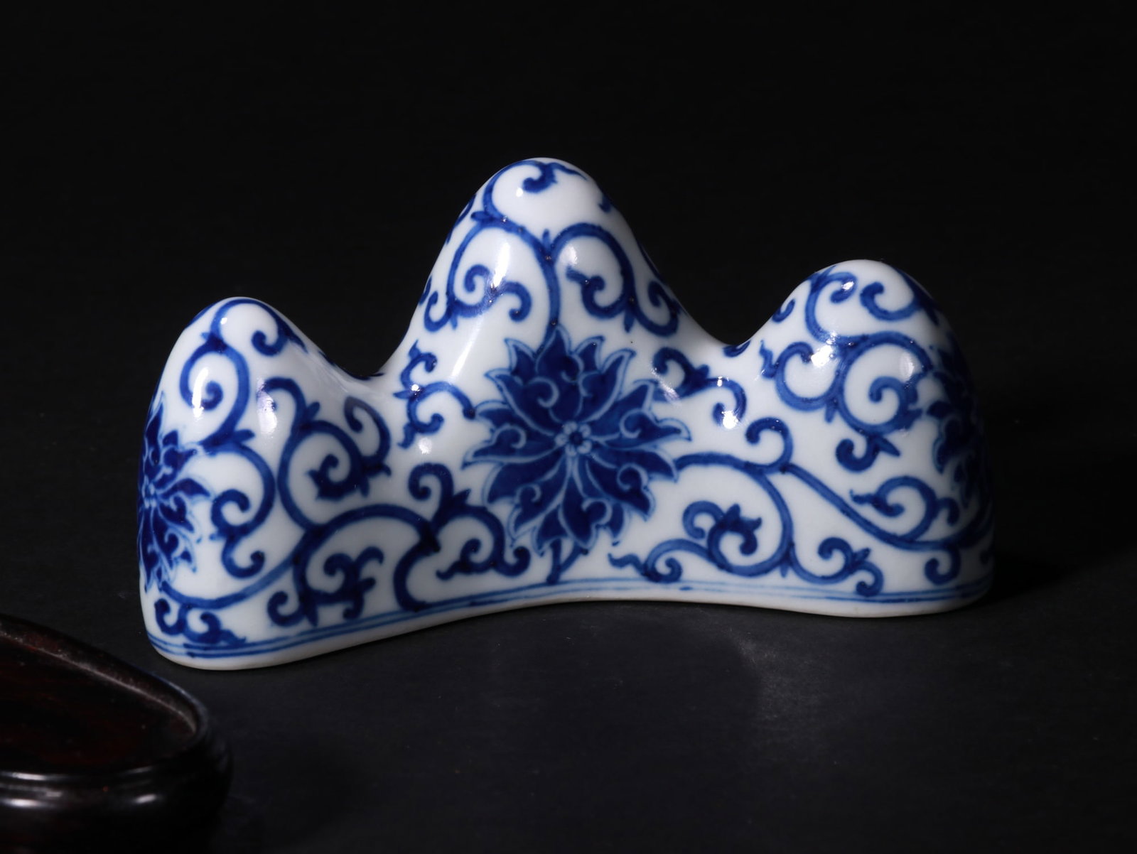 Blue and white floral pattern pen holder - 5