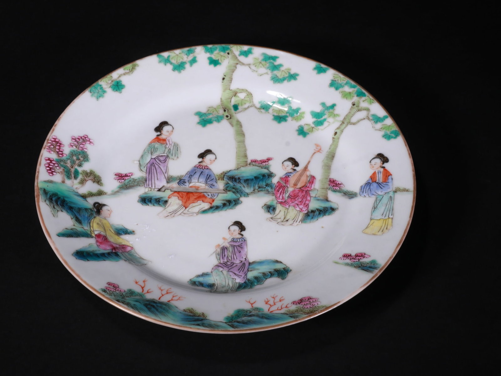 Pastel figure plate: Name Pastel figure plate Dimensions D??20.5CM Condition Additional photographs and condition reports are available upon request as a courtesy to our clients. Any condition report represents an