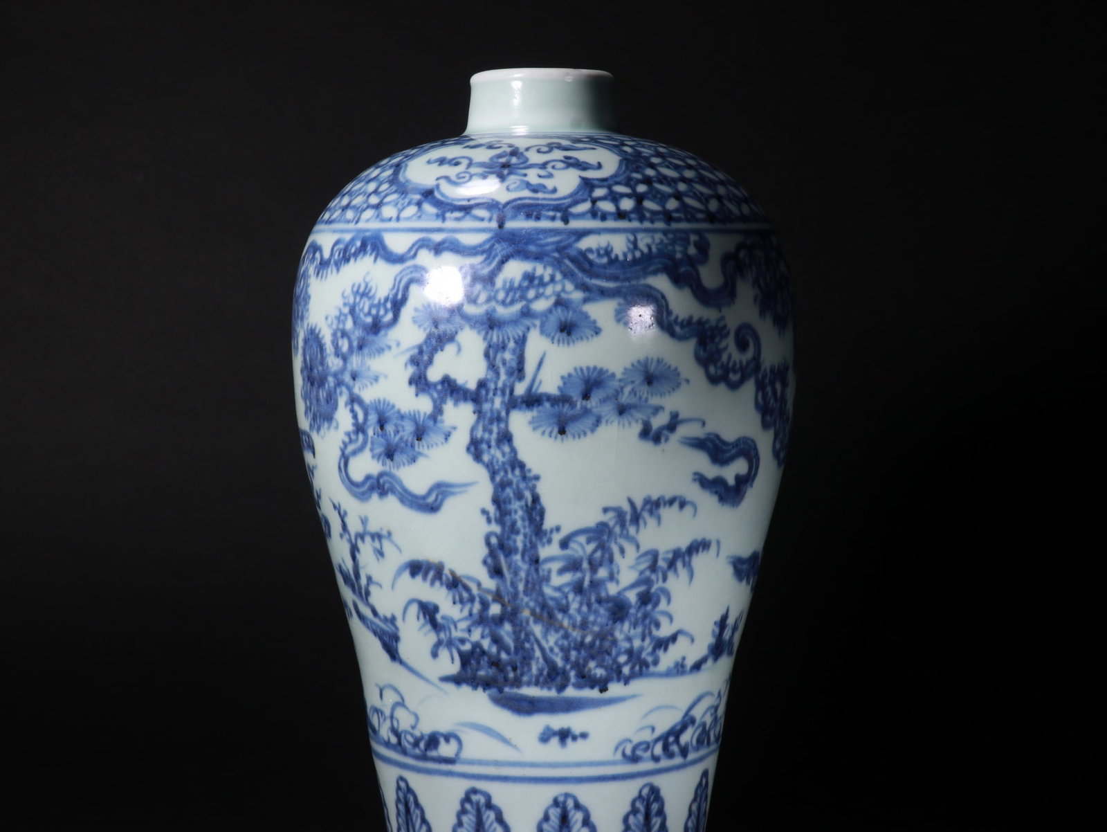 Blue-and-white figure vase - 4
