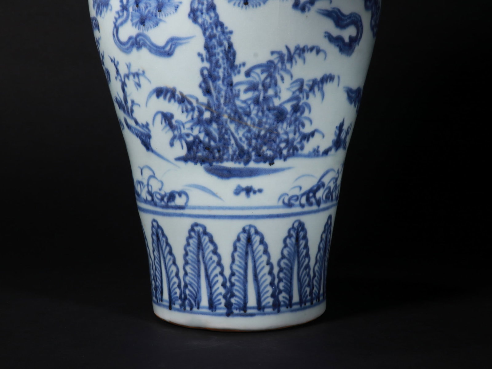 Blue-and-white figure vase - 5