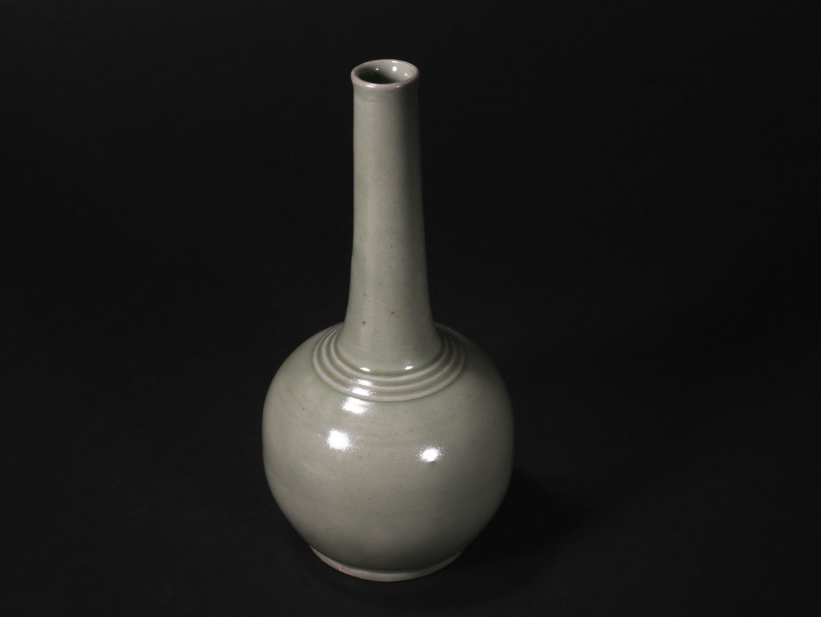 Yue Kiln Vase (1 of 7)