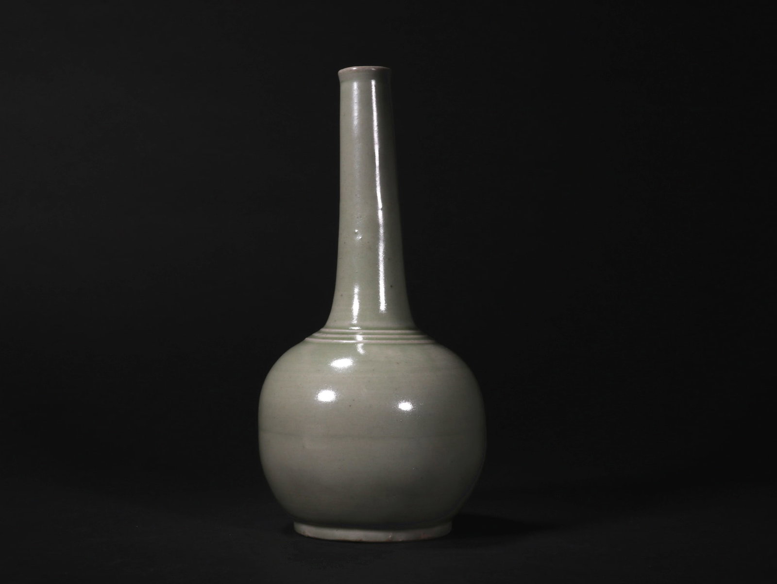 Yue Kiln Vase - 3