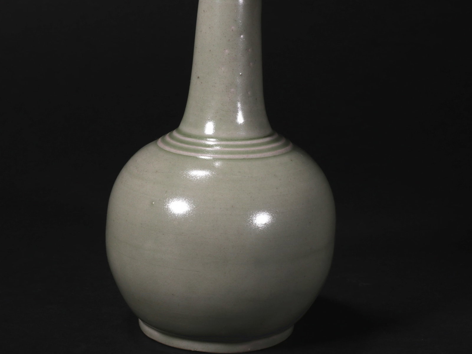 Yue Kiln Vase - 7