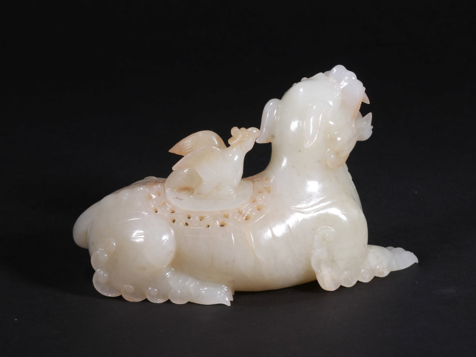 White jade animal-shaped incense burner - 3