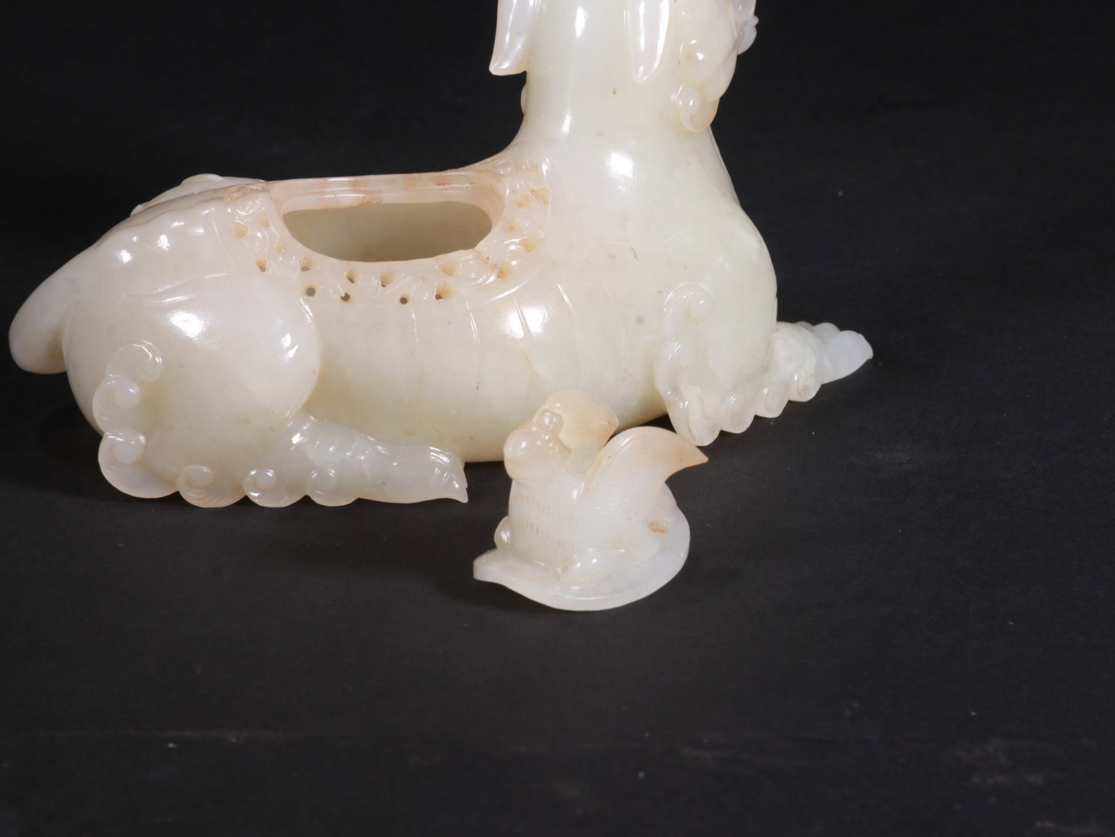 White jade animal-shaped incense burner - 5