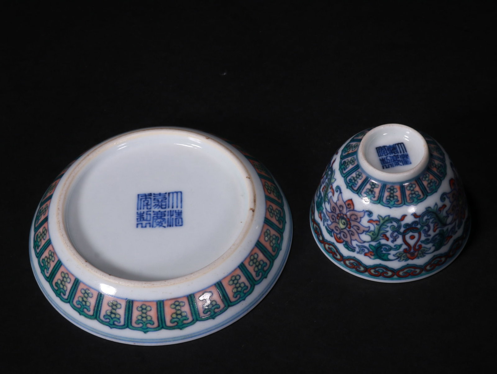 A set of doucai cups featuring butterflies - 4