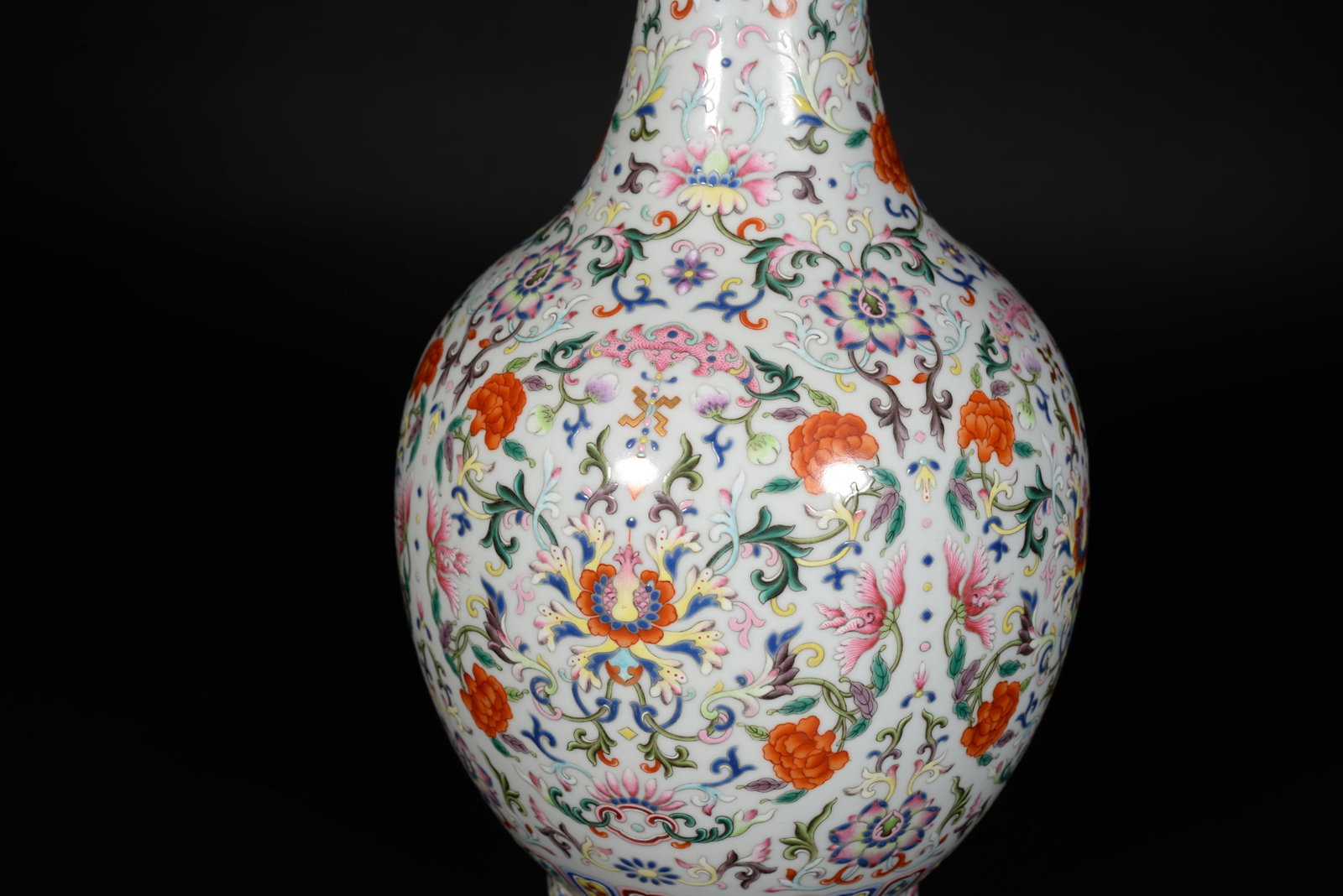 Pastel-colored floral-patterned vase - 4