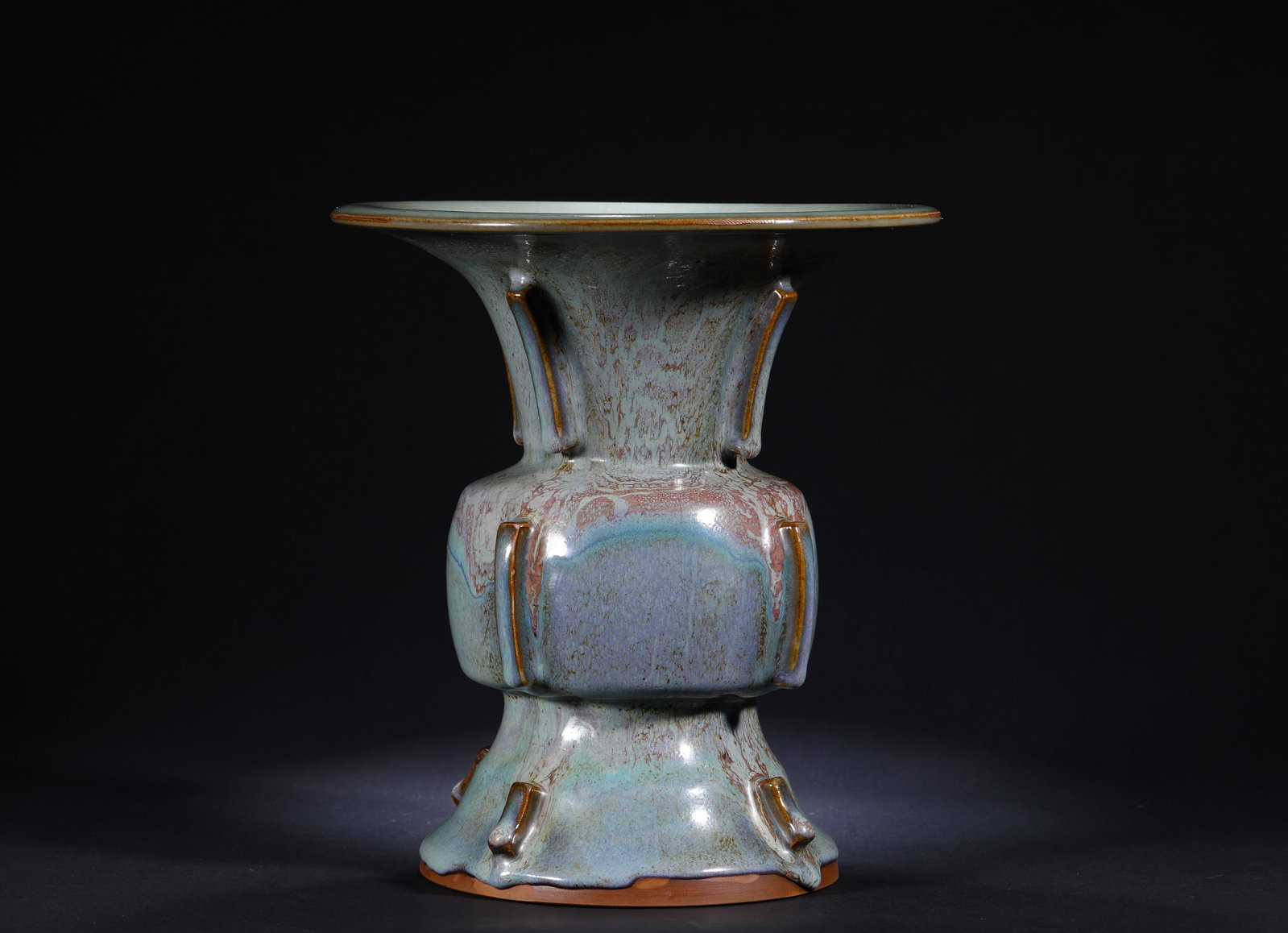 A SONG DYNASTY JUN WARE GU-FORM VASE (1 of 8)