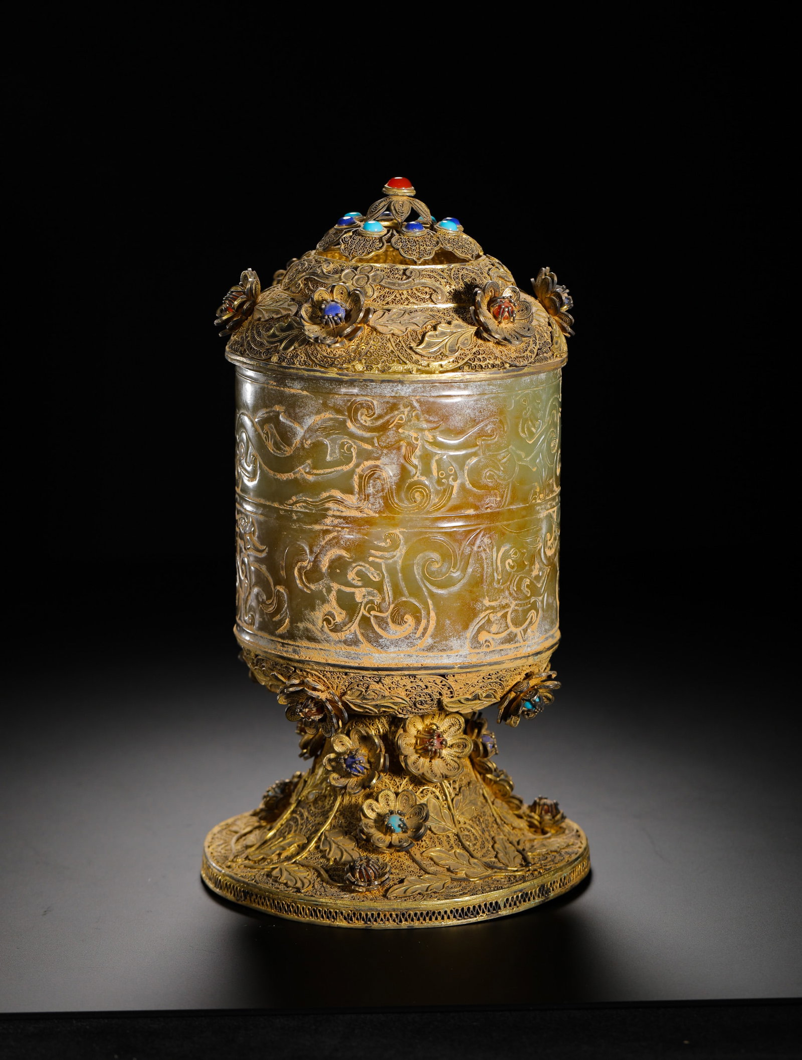 HAN DYNASTY HETIAN JADE GOLD-ENCRUSTED WITH GEMSTONES AND AUSPICIOUS BEAST PATTERNS TUBE FURNACE (1 of 9)