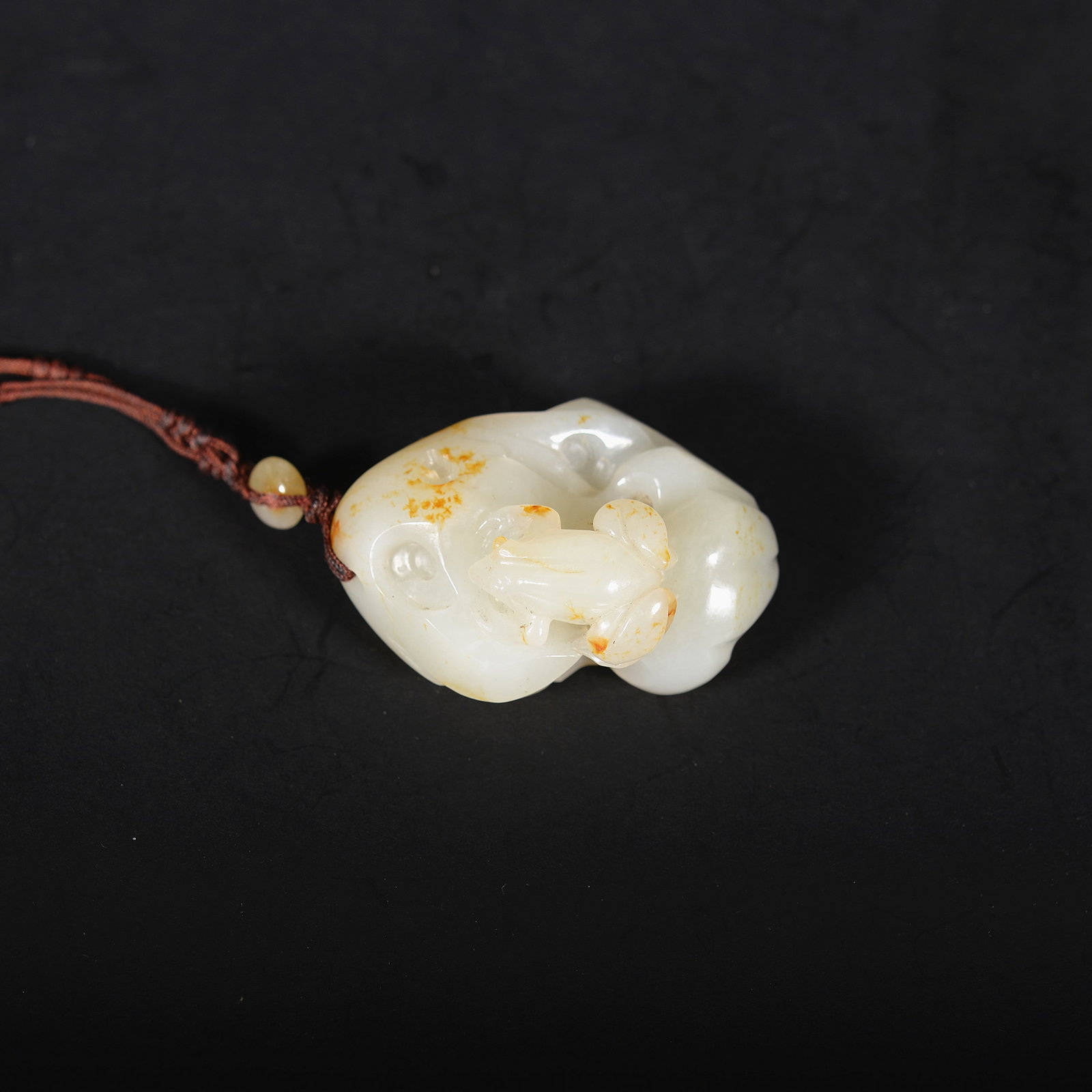 White jade frog-shaped pendant - 2