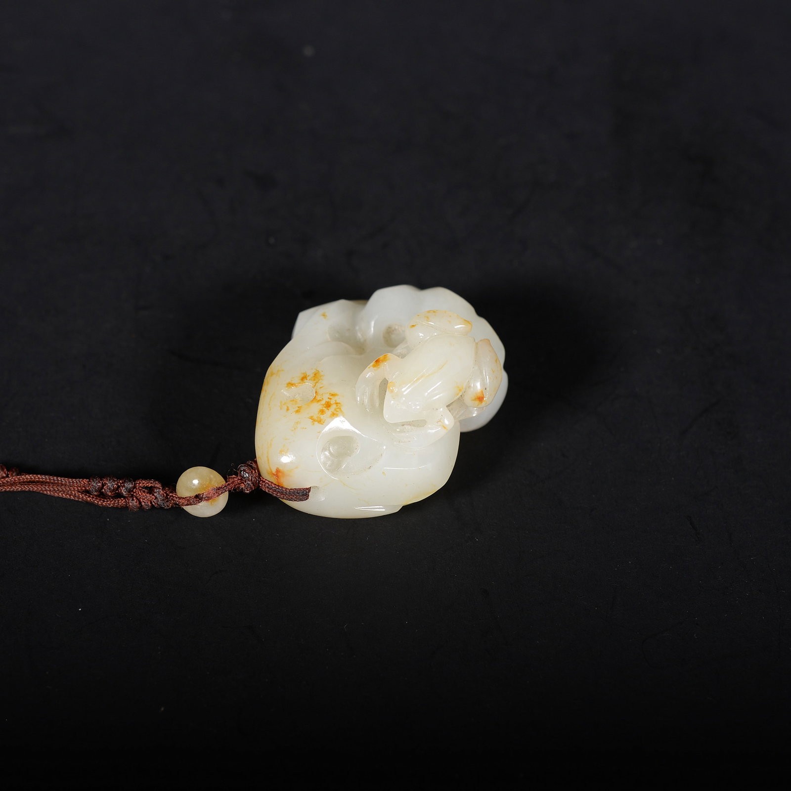 White jade frog-shaped pendant - 3