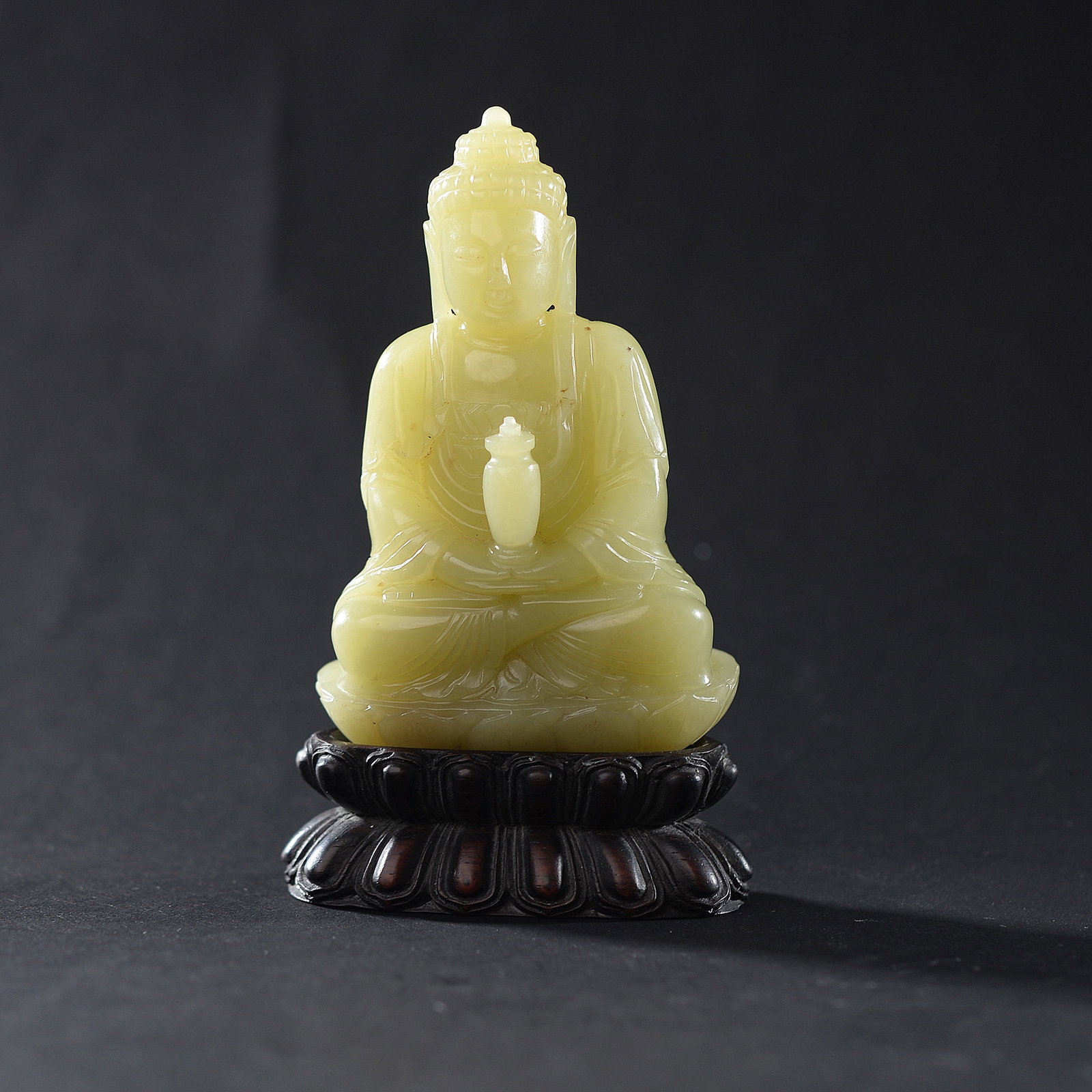 Yellow jade Buddha statue - 3