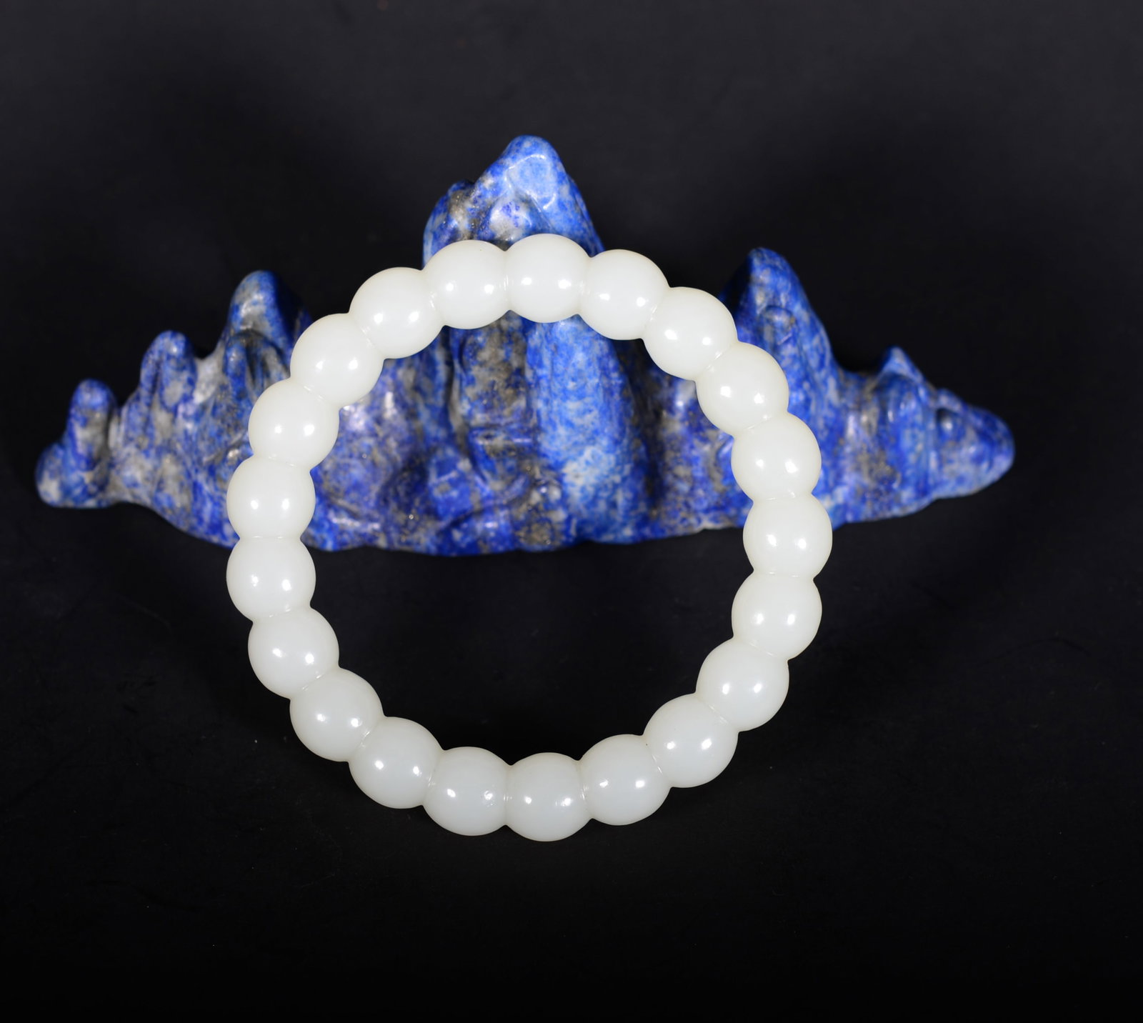 White jade bracelet: 6CM